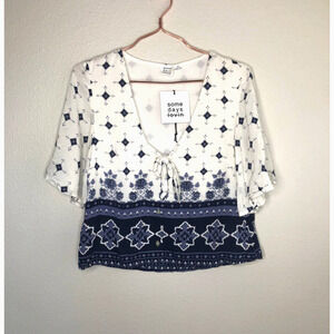 nwt somedays lovin tie front crop top